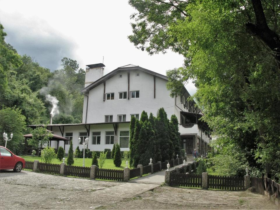 Hostel Bănie * - Bucovăț